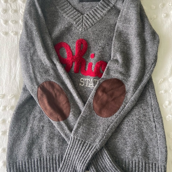 Ohio State Buckeyes Women’s Script Grey Sweater - Picture 3 of 8